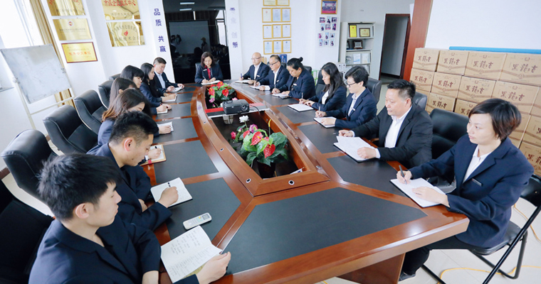 公司擁有一支素質(zhì)好、技術(shù)精、專業(yè)齊全的精英團(tuán)隊(duì)